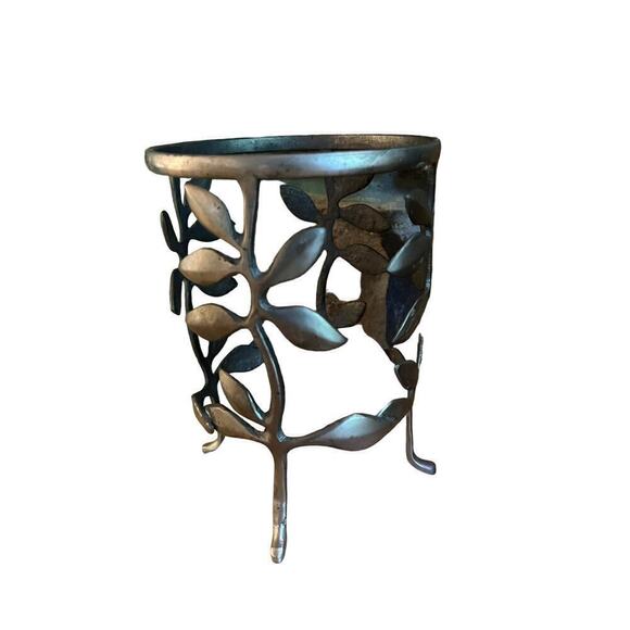 Leaf Pattern Metal Stand For Candle or Potpourri Holder. 6x4. Shelf Decor.Candle - Picture 3 of 4